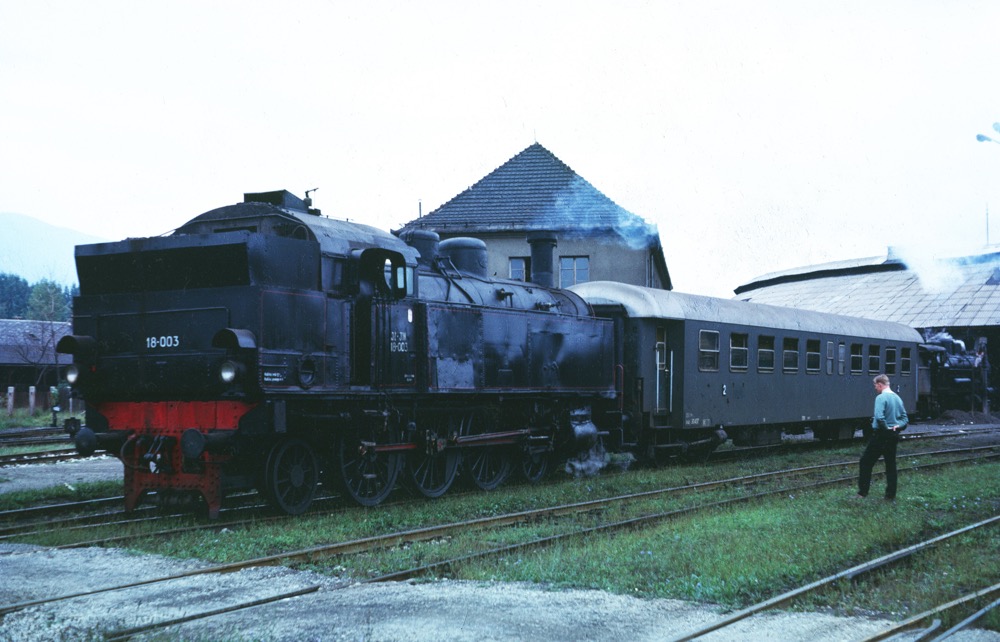 JZ 18-003 shunting our coach to the loco shed in Maribor.