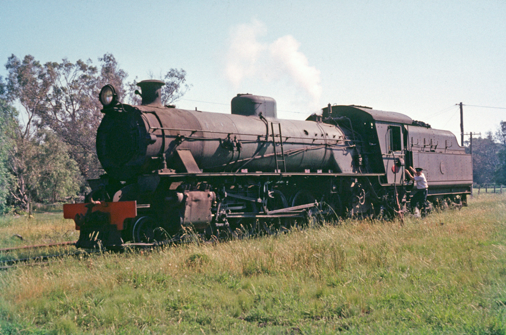 The same loco at Wonnerup later in the day.
