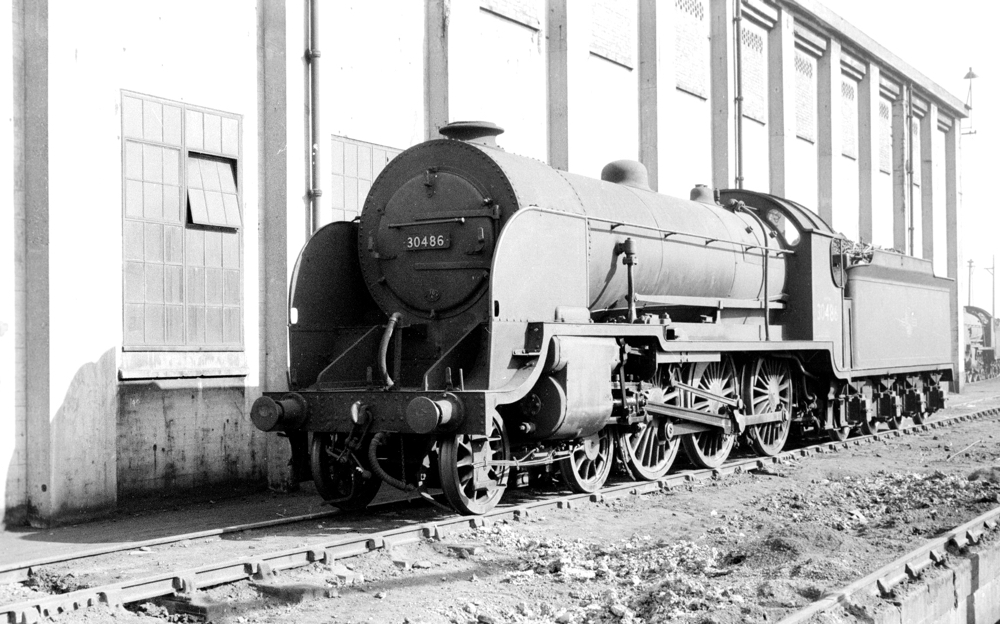 H15 30486 Urie at Feltham 28 March 1959