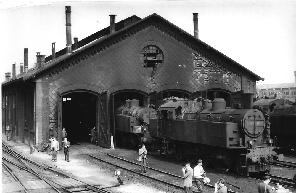 Vienna Shed with 77.285 Sept 63. This shed is no longer in existance